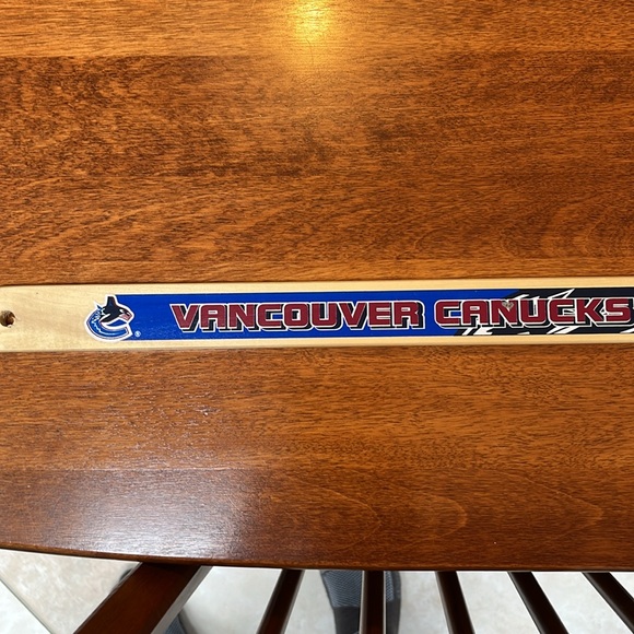 NHL | Vancouver Canucks mini hockey stick - Picture 2 of 4